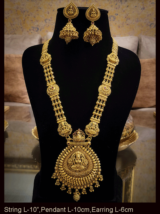 Leaf shaped laxmiji motif pendant with peacock top broad side chain set