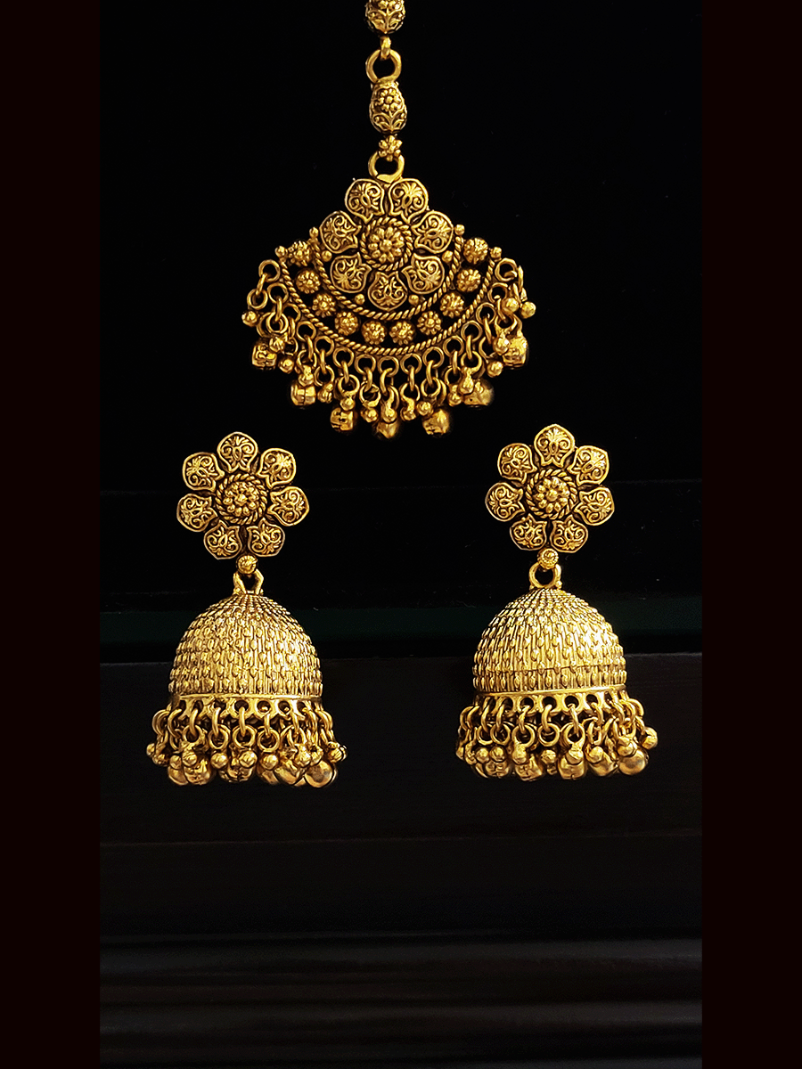 Flower on mesh design gold plated rajputi choker set with leaf design and ghunghru hangings