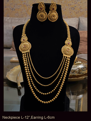 Circular side brooch leafy design four gold bead layer long set