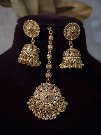 Traditional design chik set with chain jhallar and three flower hanging tukdies