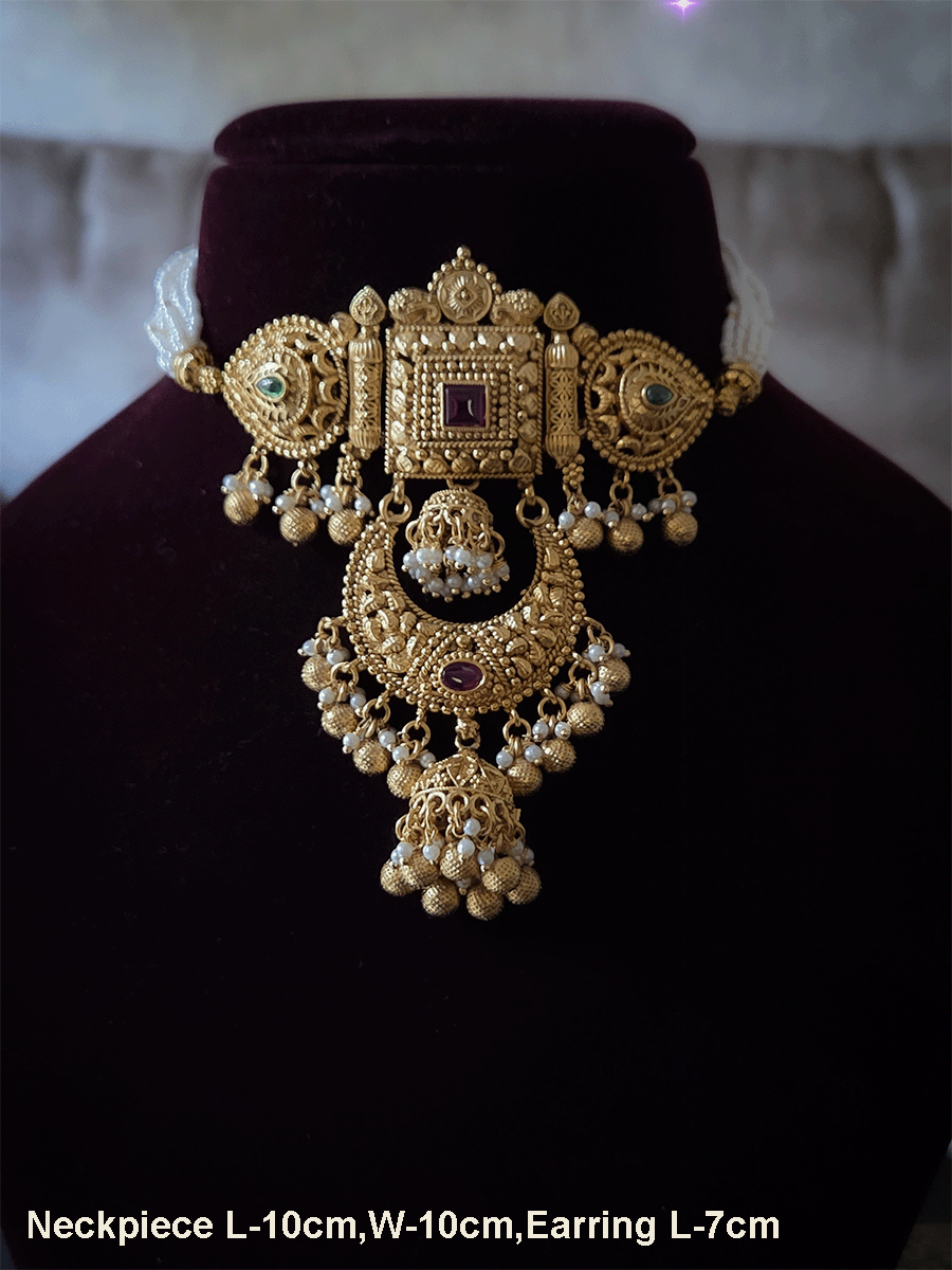 Square center and side leaf designs chandbali design with jhoomki hanging's cheed strings set