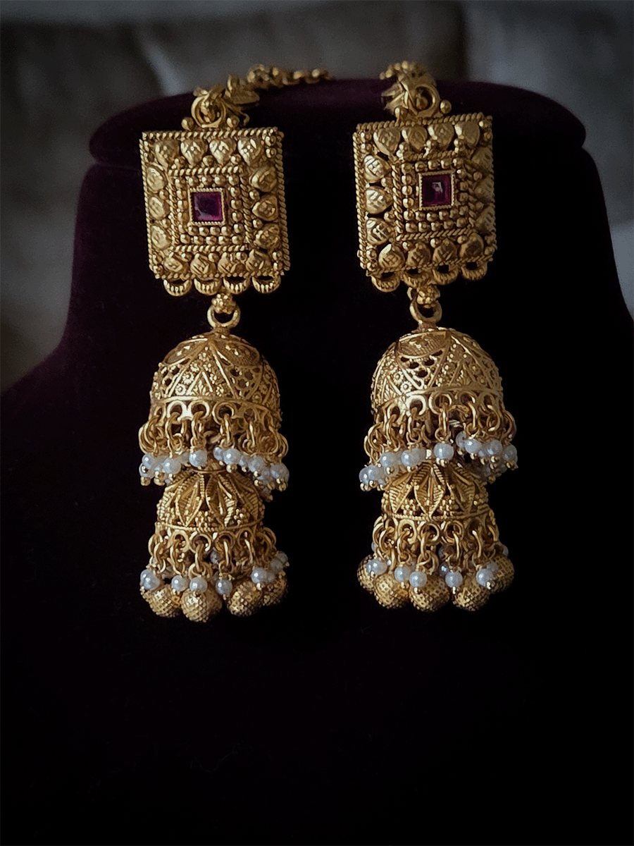 Square center and side leaf designs chandbali design with jhoomki hanging's cheed strings set