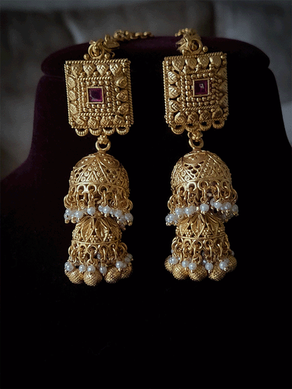 Square center and side leaf designs chandbali design with jhoomki hanging's cheed strings set