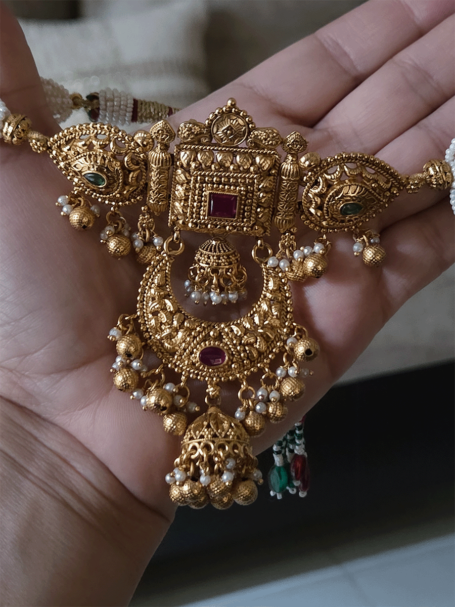 Square center and side leaf designs chandbali design with jhoomki hanging's cheed strings set