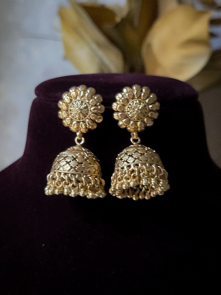 Circular design top chain with leaf and ghunghru hanging tassels traditional set