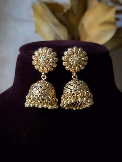 Circular design top chain with leaf and ghunghru hanging tassels traditional set