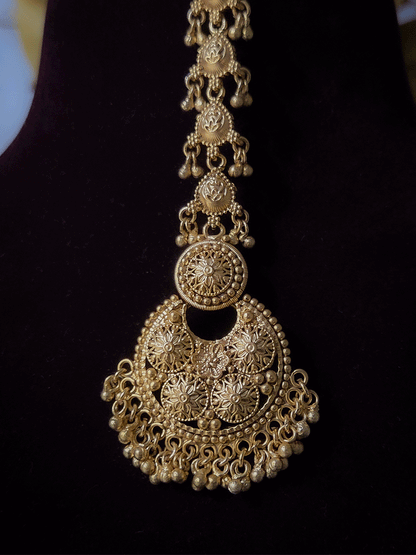 Circular design top chain with leaf and ghunghru hanging tassels traditional set