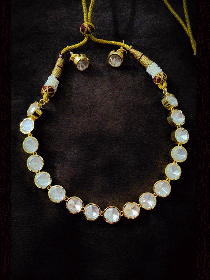 Single line round 1cm diameter kundan set with studs