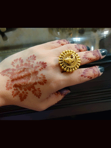 Peacock design adjustable ring with gold bead lace
