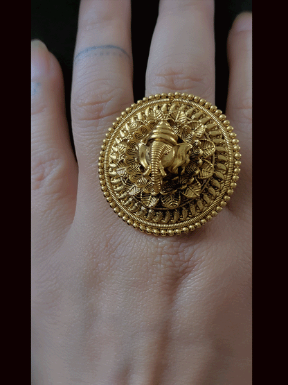 Round adjustable ganpatiji motif on flower design bold ring