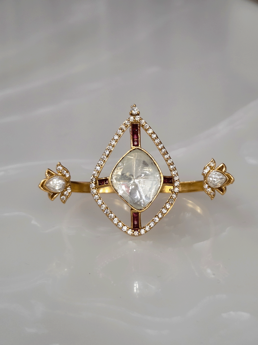 Rhombus moissanite stone AD outline with side flower design double finger ring