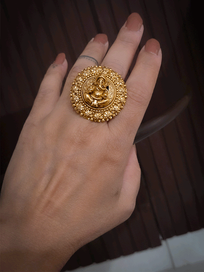 Ganpatiji adjustable ring with self flower design lace