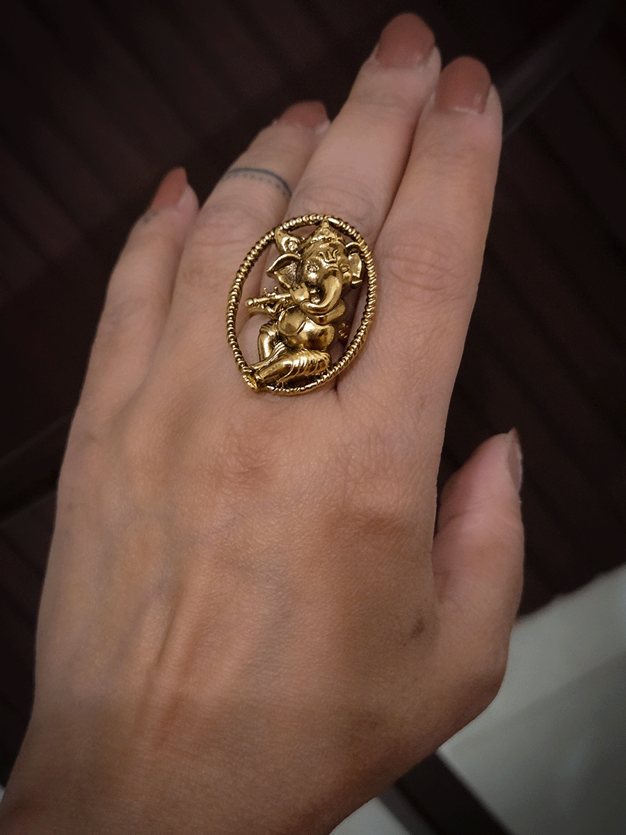 Bal Ganpati playing flute in oval design adjustable ring