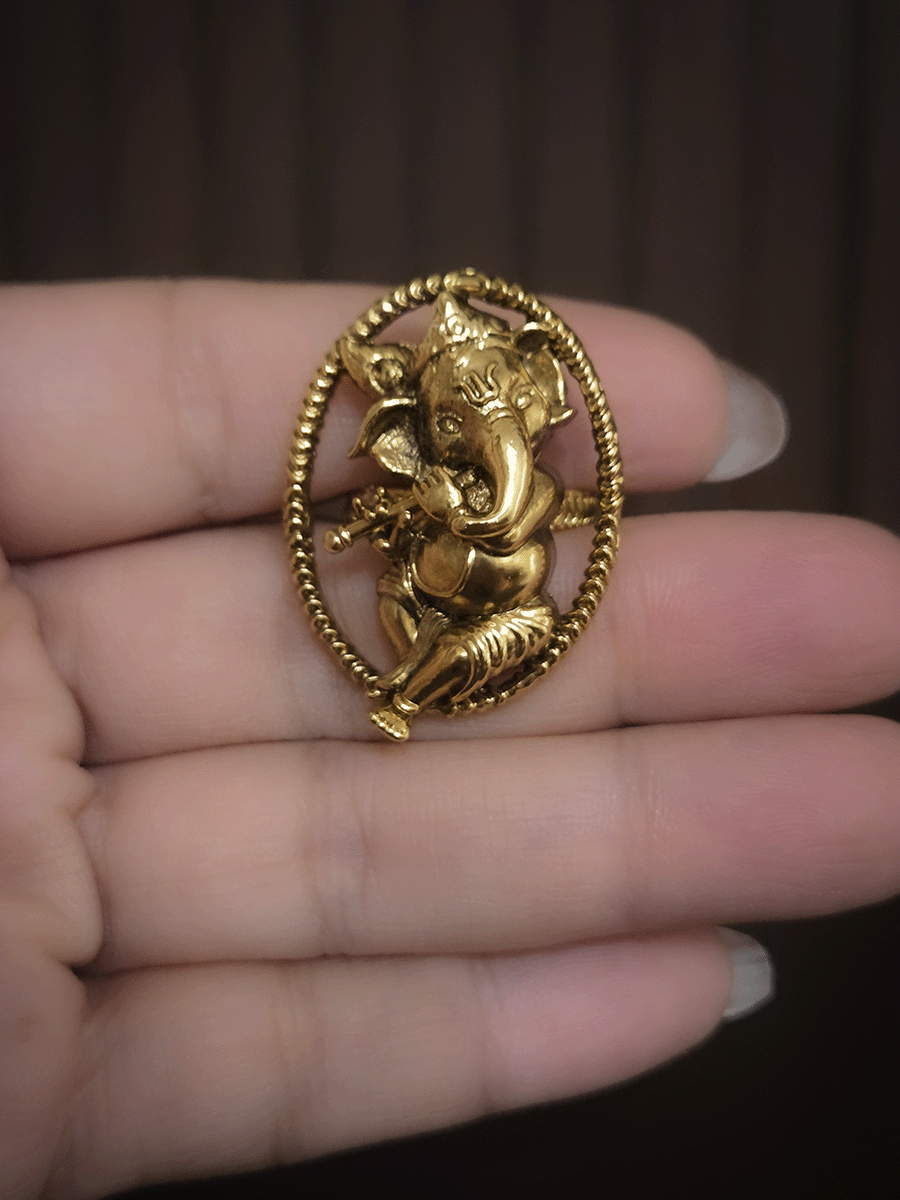 Bal Ganpati playing flute in oval design adjustable ring