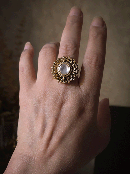Flower design with center circular round kundan adjustable ring