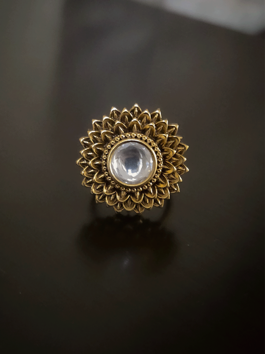 Flower design with center circular round kundan adjustable ring