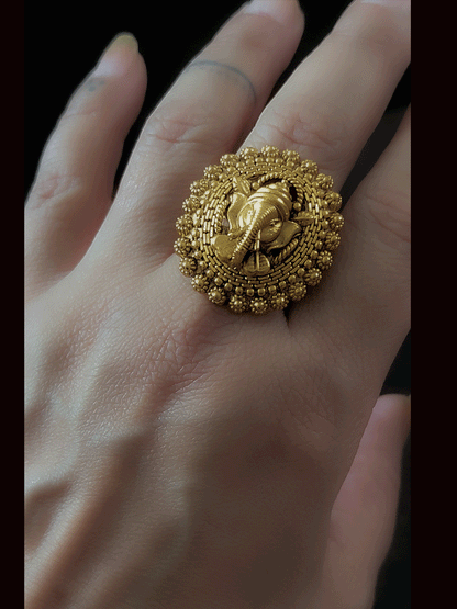 Oval ganpatiji adjustable ring with flower design lace
