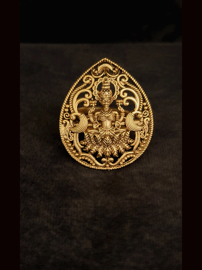 Laxmiji motif in leaf shaped intricate side design openable ring