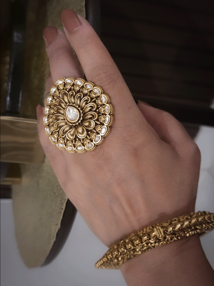 Bold leaf shaped antique gold finish adjustable Kundan ring