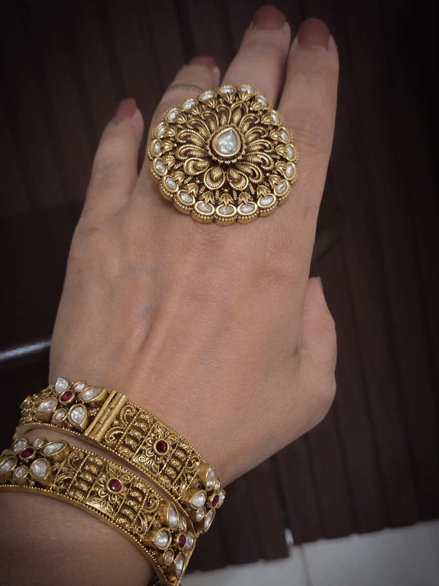 Bold leaf shaped antique gold finish adjustable Kundan ring