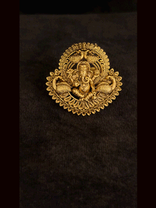 Ganpatiji motif adjustable ring with peacocks on both sides