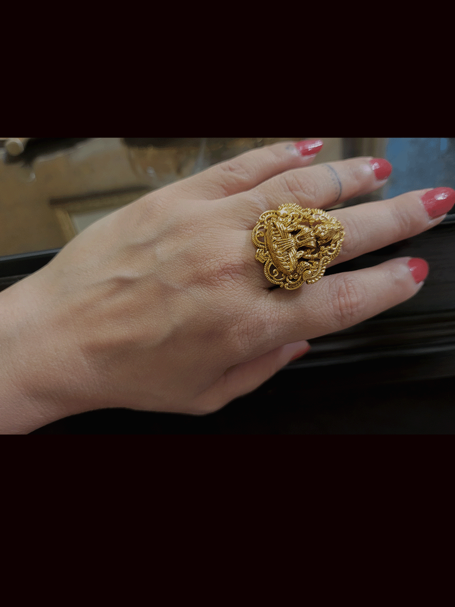 Laxmiji openable ring with intricate carving on sides – Odara Jewellery