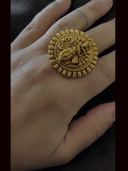 Adjustable krishna ring with rectangular self design lace