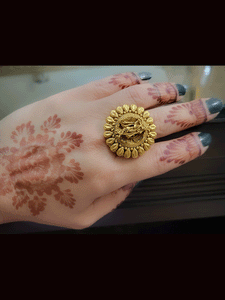 Circular krishna adjustable ring with leaf lace design