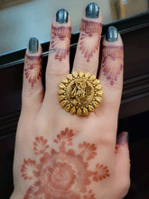 Load image into Gallery viewer, Circular krishna adjustable ring with leaf lace design