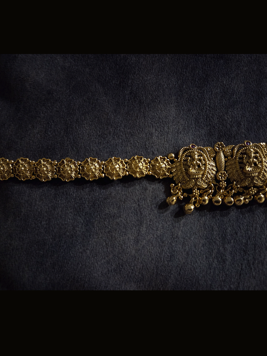 Laxmiji motif's waist belt with flower and paisley design with ghunghru hangings