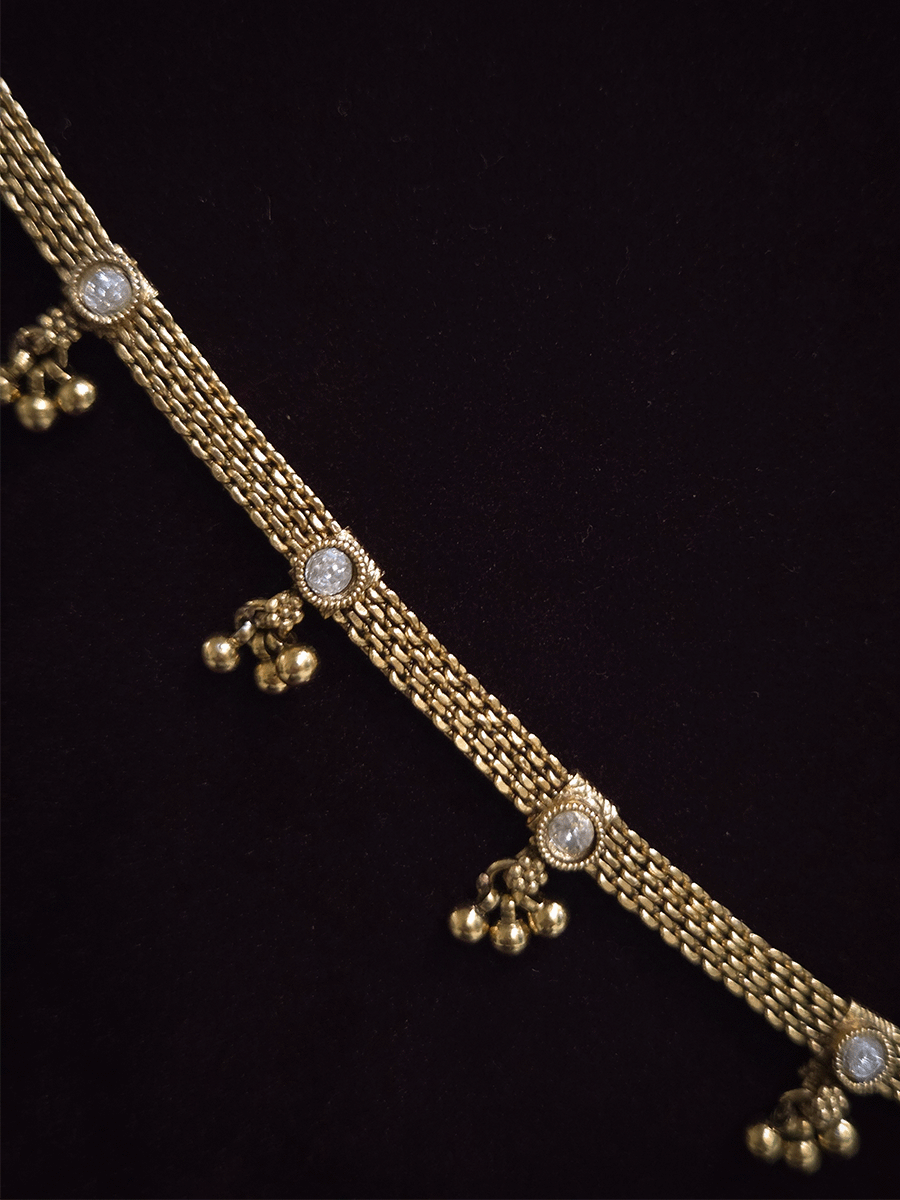 5mm broad chain waist belt with kundan and bead hangings