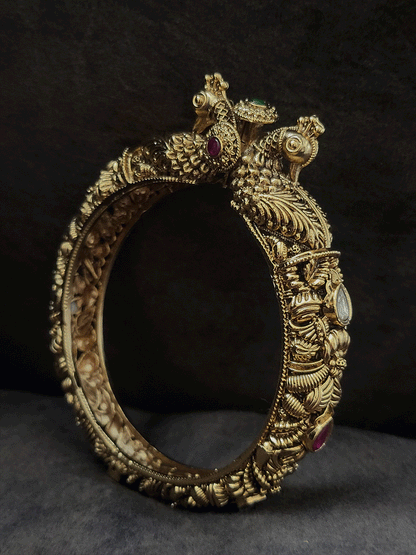Peacock mouth single openable kundan kada with intricate design