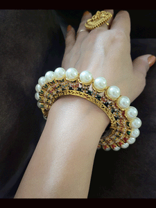 Set of two openable pearl pacheli's with jadau sides