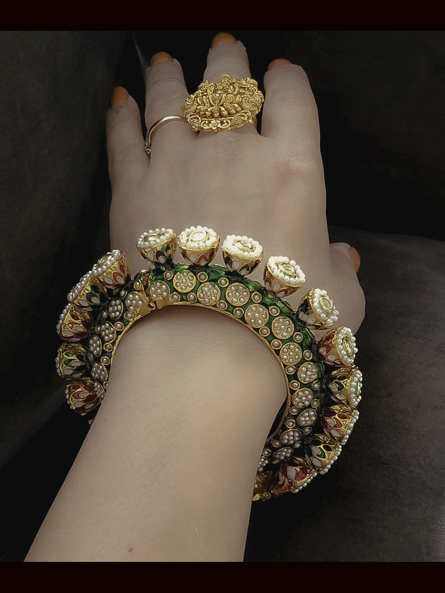 Pearl studded openable pacheli with kundan (Set of two)