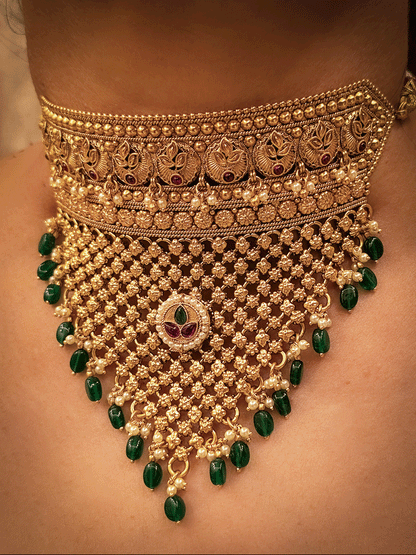 Three leaf flower design rajputi choker with flower mesh and coloured drops