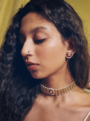 Pirohi work choker set with  kundan circular tukdi in the centre - Odara Jewellery