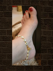 Leaf kundan tukdi with pirohi anklet pair - Odara Jewellery