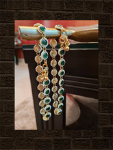 Load image into Gallery viewer, Round green tukdi with pirohi work anklets - Odara Jewellery