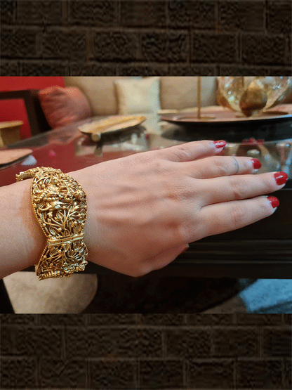Krishna motif intricate carving wavy design broad openable kada - Odara Jewellery