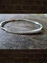 Load image into Gallery viewer, Single line AD openable bracelet (fits to size 2&#39;4 and 2&#39;6) - Odara Jewellery