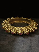 Load image into Gallery viewer, Set of two openable pacheli&#39;s with gold bead design and ruby stone top
