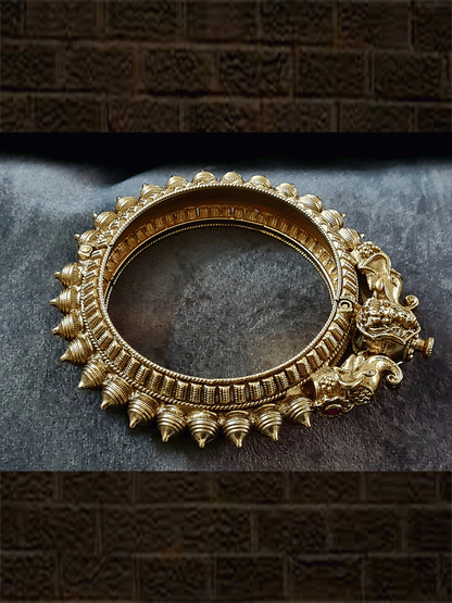 Laxmiji motif in between elephant mouth openable spike design kada (single) - Odara Jewellery