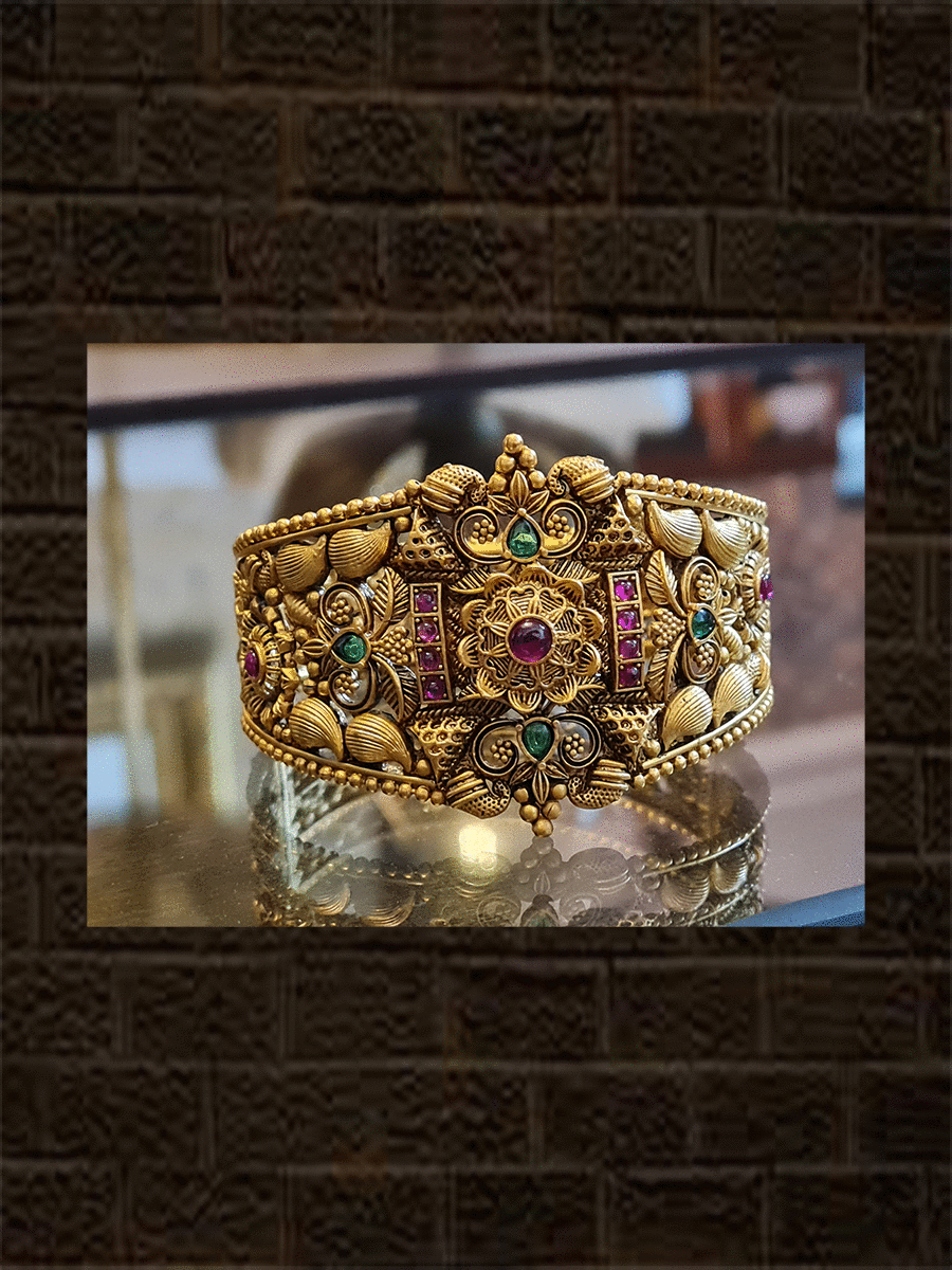 Single openable antique gold finish openable kada with ruby and green stones - Odara Jewellery