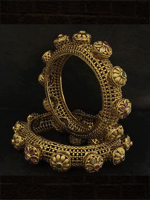 Set of two mesh base with ruby, green and polki flower design pacheli style kadas