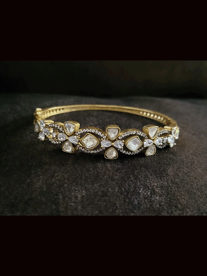 Uncut polki AD loop design single openable bracelets(size-2'6)