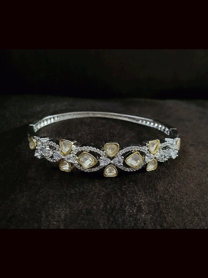 Uncut polki AD loop design single openable bracelets(size-2'6)