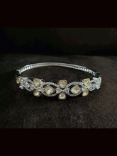 Load image into Gallery viewer, Uncut polki AD loop design single openable bracelets(size-2&#39;6)