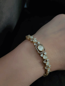 Rectangular center uncut polki and AD single openable kada(size-2'6)