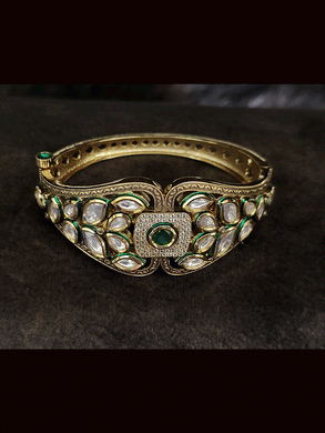 Square center design kundan openable bracelet with green stone