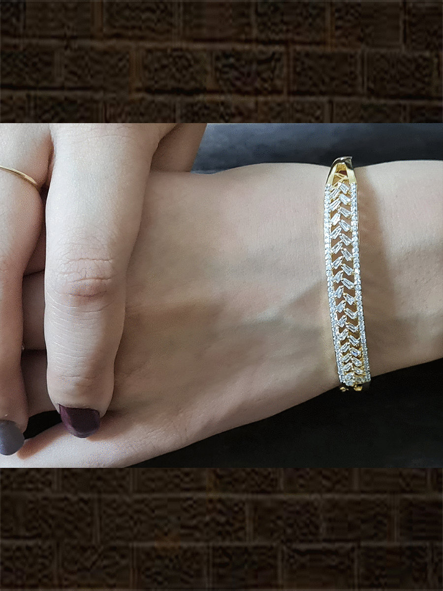 Baguette setting in between two AD lines openable bracelet(fits to 2'6) - Odara Jewellery